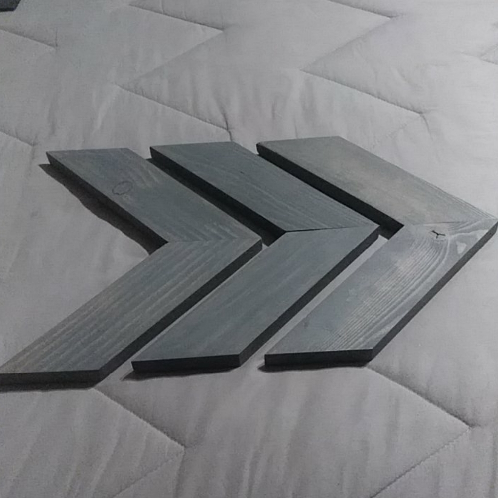 Set of 3 wooden arrows